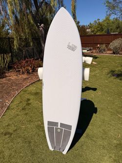 5'11" Lib Tech Jet Stream Surfboard (39.4L) + Lib Tech Fins & Octopus Pad