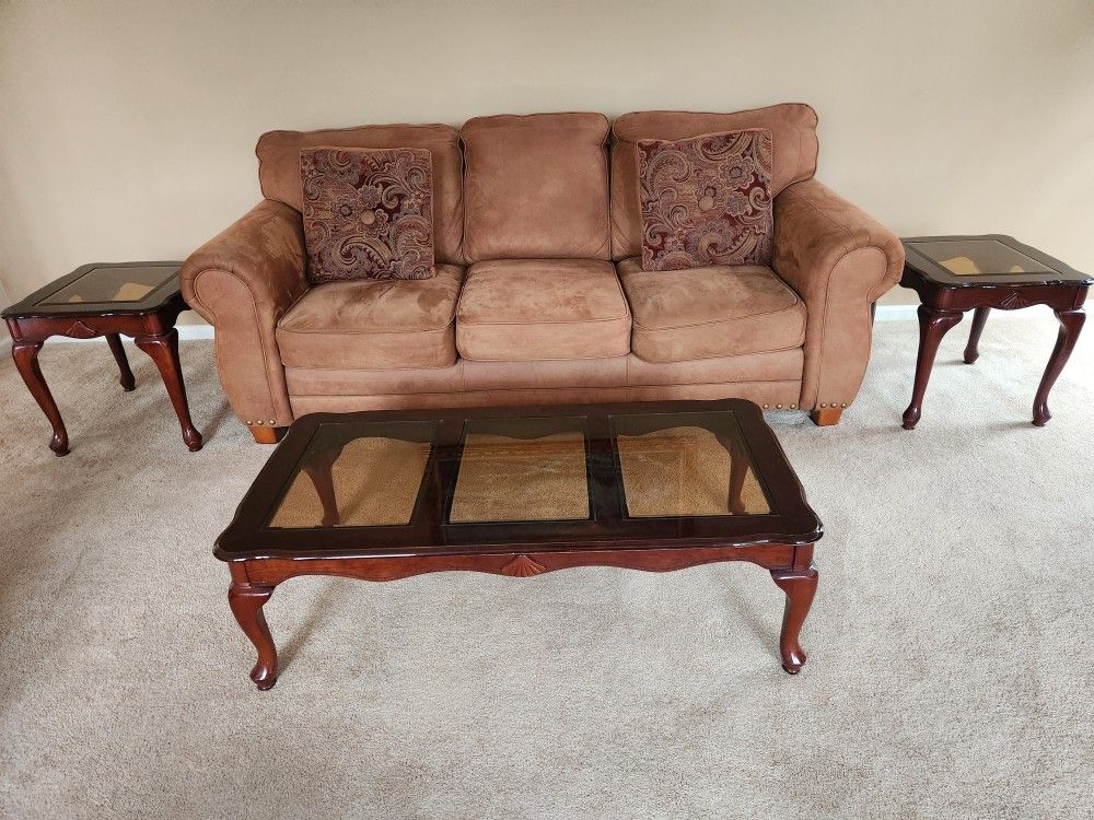 Traditional Style Coffee Table and Two End Tables