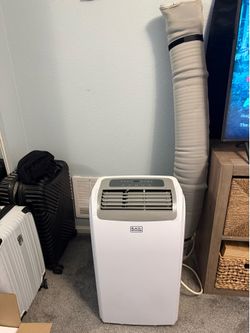 Like New BLACK+DECKER 14,000 BTU Portable Air Conditioner + Heat (10,000 SACC) w/ Insulated Hose Cover