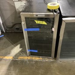 NewAir Single Zone 27-Bottle Freestanding Wine Cooler Fridge with Exterior Digital Thermostat and Chrome Racks, Stainless Steel