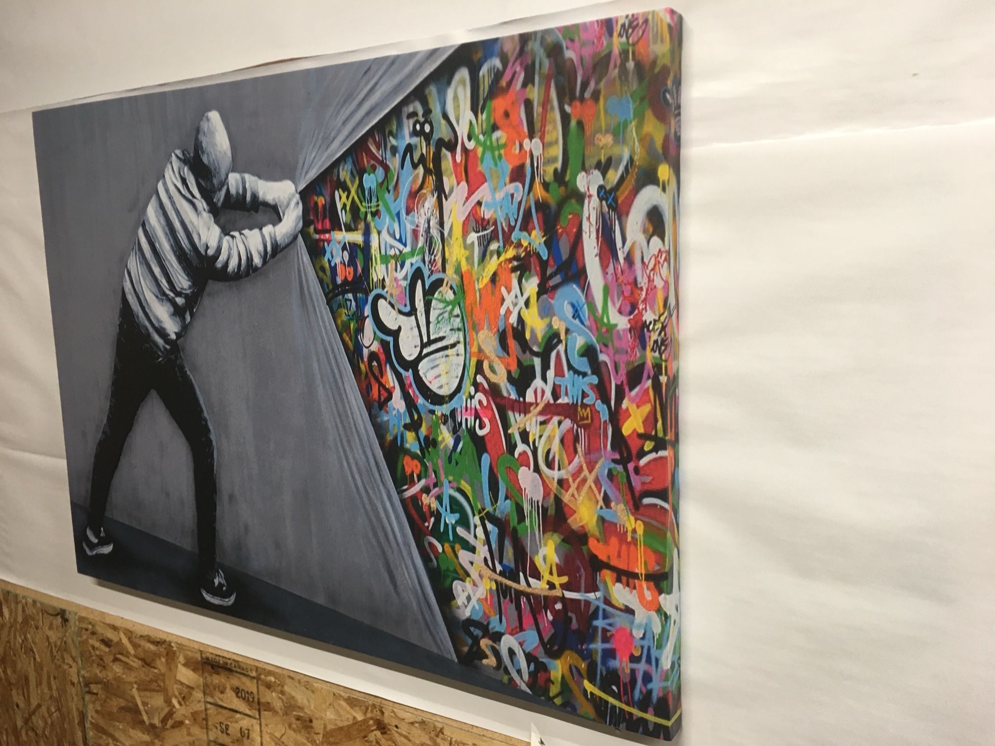 Canvas wall decoration 30”x42”. Brand new we can make it in different sizes, from 4.5”x4.5” to 30”x66”, Wood frame and sprayed with glossy clear coat
