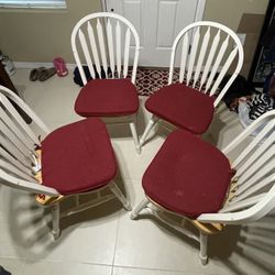 4 Wood Chairs with Cushion