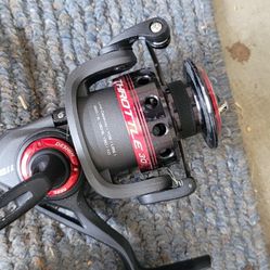 Quantum Throttle 30 Spinning Reel for Sale in Covington, GA - OfferUp