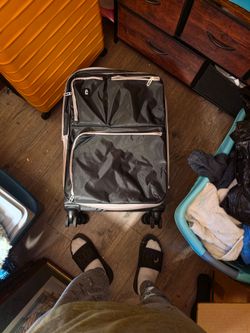 Black Soft-Side Spinner Carry-On Luggage