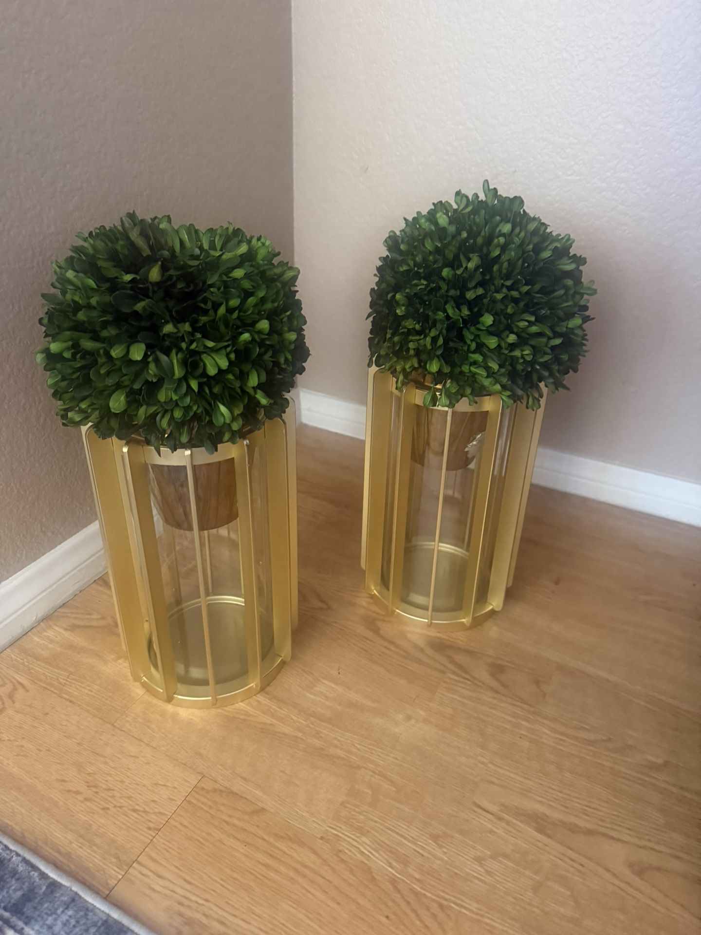 SET OF 2 golden ornaments