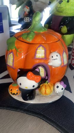 Hello Kitty Halloween Pumpkin Ceramic Cookie Jar