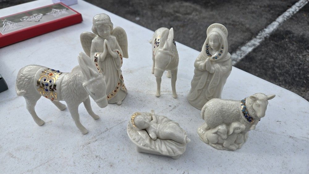 Lenox Nativity Scene Mary Angel Jesus Sheep 2 Donkeys