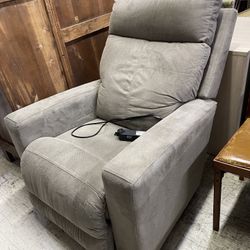 GREY SENIOR LIFT CHAIR ELECTRIC RECLINER LIFT UP OFF STANDING CLEAN LA Z BOY STYLE 
