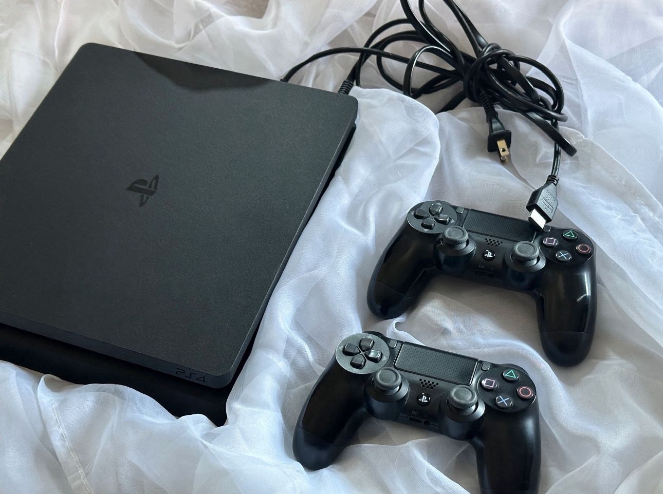 Playstation PS4 Slim Set (Price: $130)