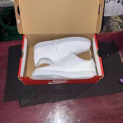 Men’s Nike Kicks Brand New Sz8.5