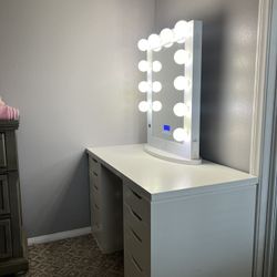 Makeup Vanity!