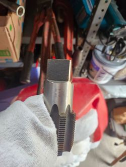 Pipe taps