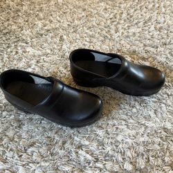 Dansko women’s Work Clogs 