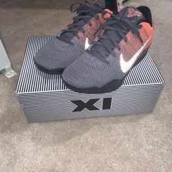 Kobe’s Signature Basketball SHOE LIKE NEW! RETAIL $200