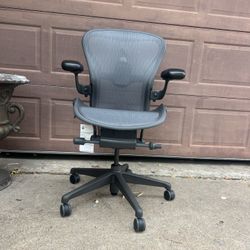 Herman Miller Aeron Remastered Size B