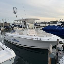 2007 Robalo 22 Foot Center Console 