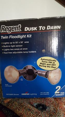 Twin Regent Floodlight w/o lamps