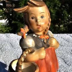Vintage Porcelain Goebel Hummel “ Little Shopper” Girl Figurine #96 Made In Germany 