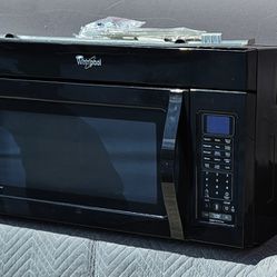 🔆🇺🇸"Whirlpool"🔆🇺🇸 Black Microwave in Great Condition 
