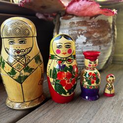 Vintage Nesting & Matryoshka Dolls T" USSR Father/Mother/ Child/ Baby