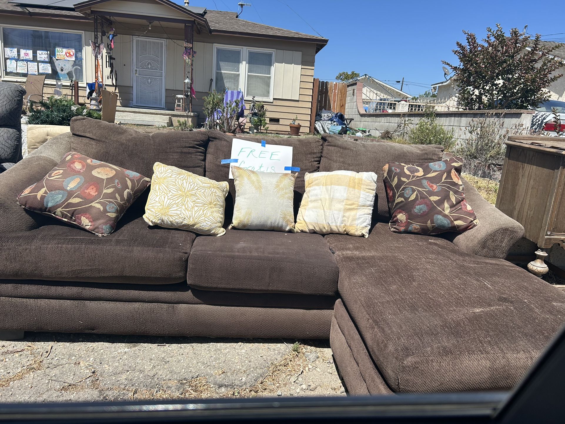 Curb Alert. Free Free Free 733 Corsicana Drive