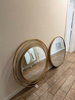 Wall mirror decor
