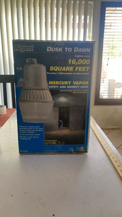 Regent Mercury Vapor Safety and Security Light