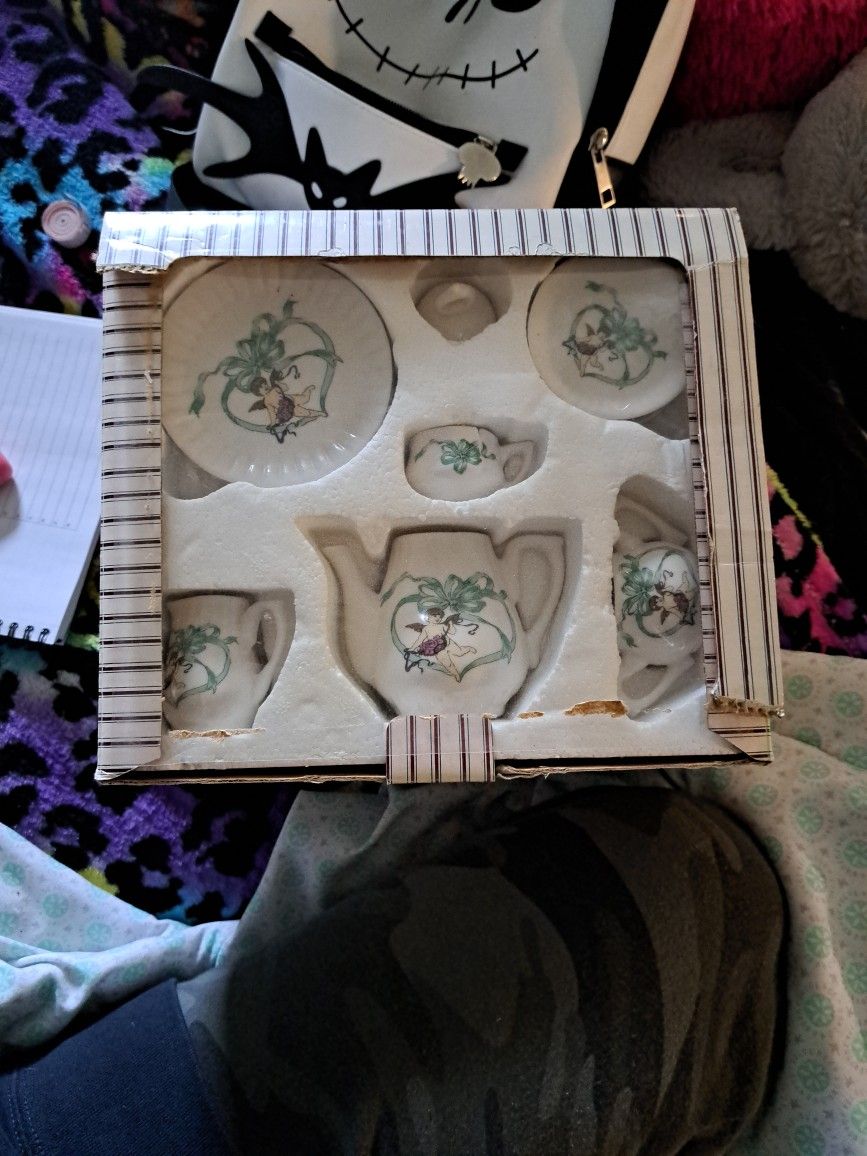 Miniature Tea Set(The Regal Tea Party Collection)