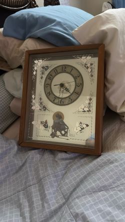 Glassiques Pictorial Mirrors Clock With Wooden Frame