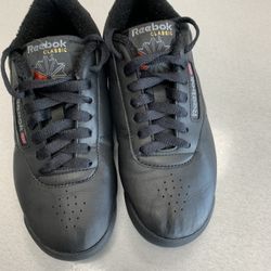 Adidas Woman’s Classic  Size 5.5 