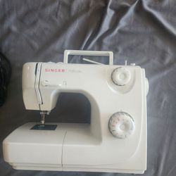 Singer Prelude 8280 sewing machine
