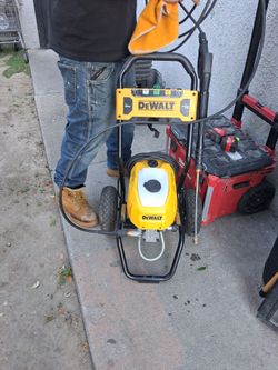 DeWalt 2400 PSI Pressure washer