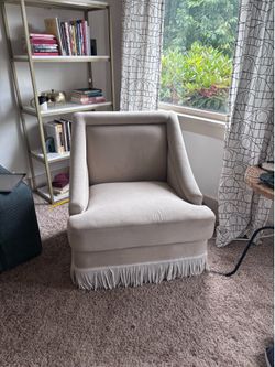 Jungalow Opalhouse Velvet Fringe chair