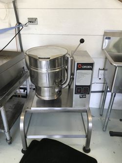 Groen kettle slightly used ( yes slightly used )