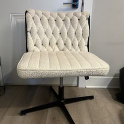 Armless Swivel Chair