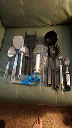 Metal Basket with 12 Kitchen Utensils