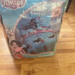 Brand New Twin Elena Comforter And 11 Kids Shoes