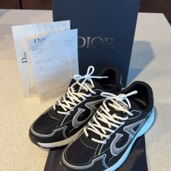 Brand new! Black and white Dior B30