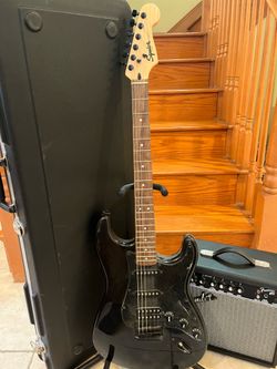 Squier Stratocaster (Mint) w/ Hardshell Case, Fender Amp