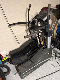 TRUE Fitness TSX Elliptical Cross Trainer — Commercial Grade