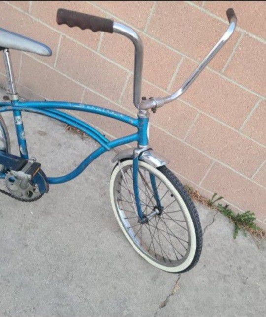 1968 Schwinn Stingray Jr $550 for Sale in South Gate, CA - OfferUp