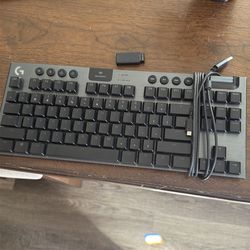 G915 Logititech wireless mechanical keyboard