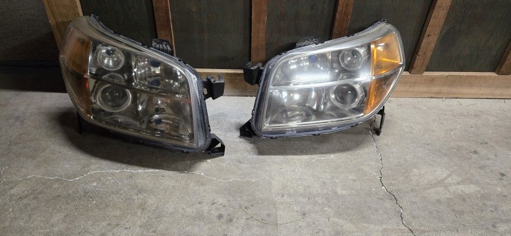 2008 Honda Pilot OEM Headlights