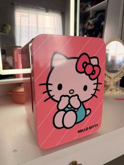 hello kitty mini fridge