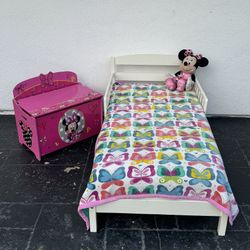 SOLID WOOD TODDLER BED!! Minnie Mouse Theme 
