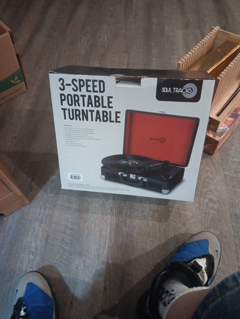 Soul Tracks Portable Turntable