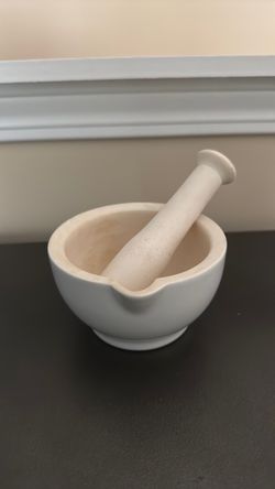 White Ceramic Mortar and Pestle Set