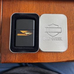 Harley Davidson Zippo Lighter, 2004 Tank Graphic - Vintage