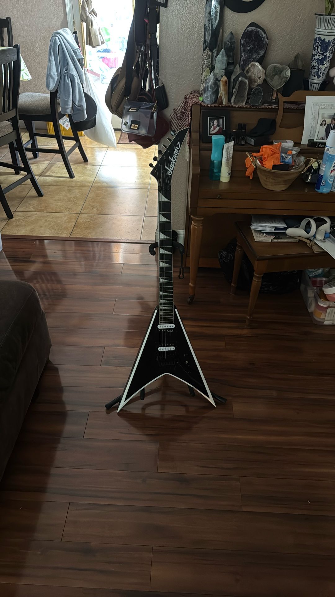 Jackson King v Js32
