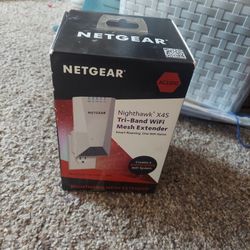 NightHawk X4S AC2200 WiFi Extender Brand New
